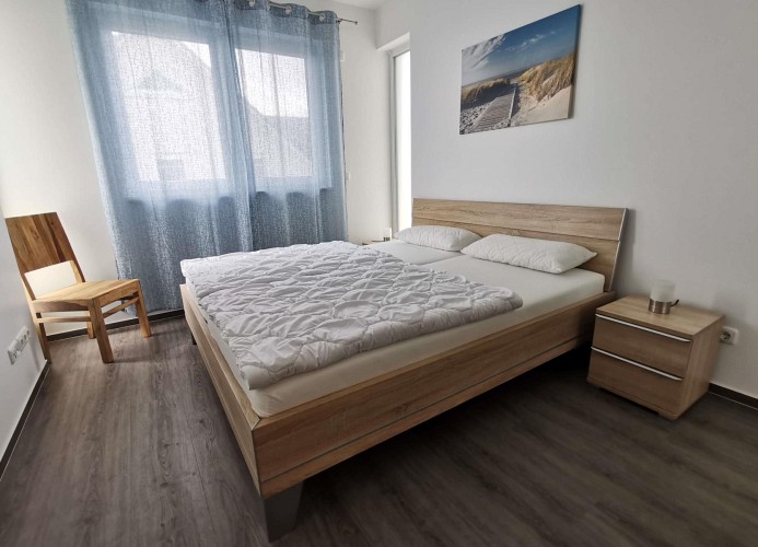 Schlafzimmer mit Doppelbett