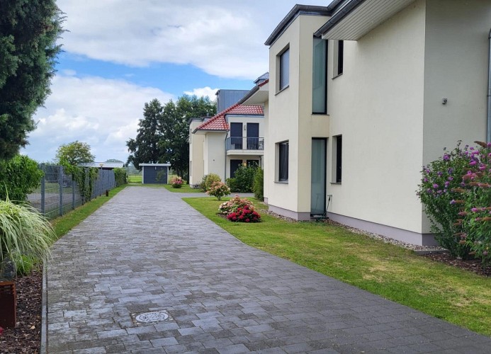 Haus Lotte und Matten (hinten)