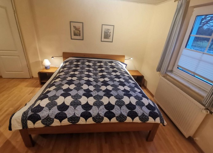 rechtes Schlafzimmer